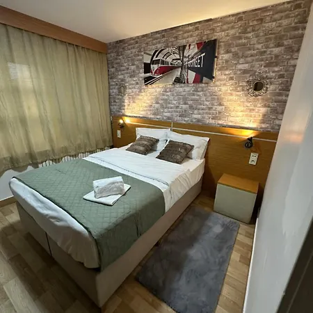 Le Prince, Gare Szálloda 3*